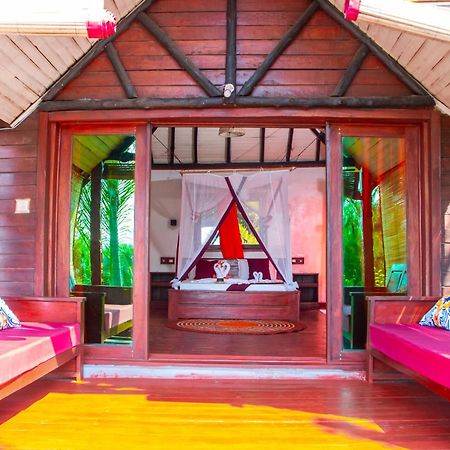 Ampazony Oasis Lodge Mahajanga Exterior foto